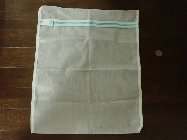 DAISO(ダイソー)：リバーシブル洗濯ネット(細目、角型)