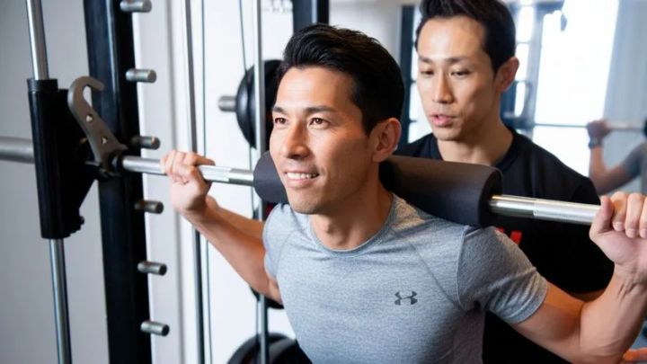 マシントレーニングでも動作軌道・筋出力・姿勢保持を細かく確認