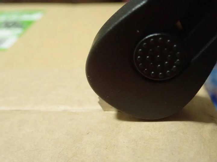 DAISO(ダイソー)：ミニカッター(ネコ、マグネット付)