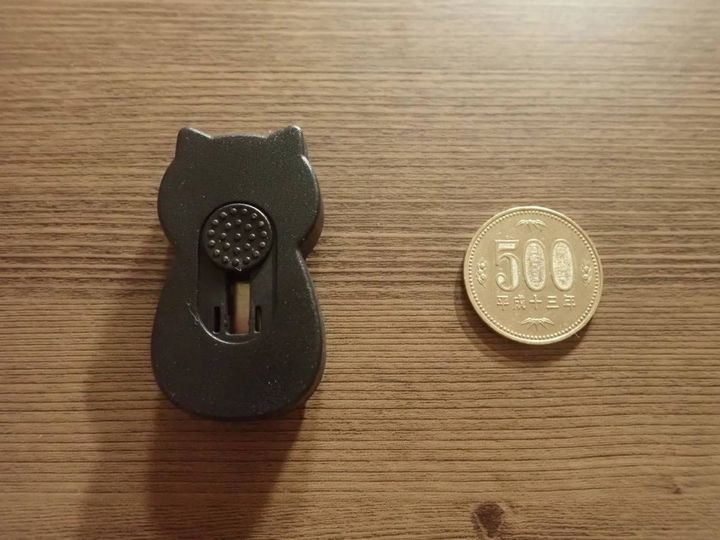 DAISO(ダイソー)：ミニカッター(ネコ、マグネット付)