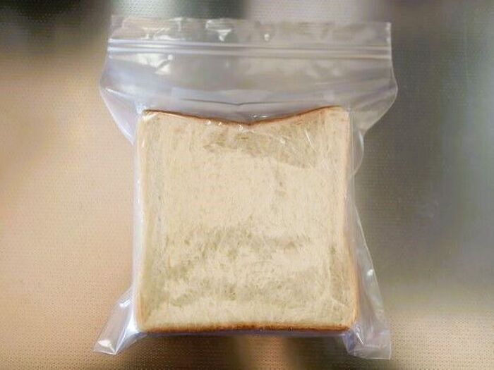 保存した『食パン』温めるの待って！バターなしで香ばしくなる〈魔法のひと塗り〉とは？