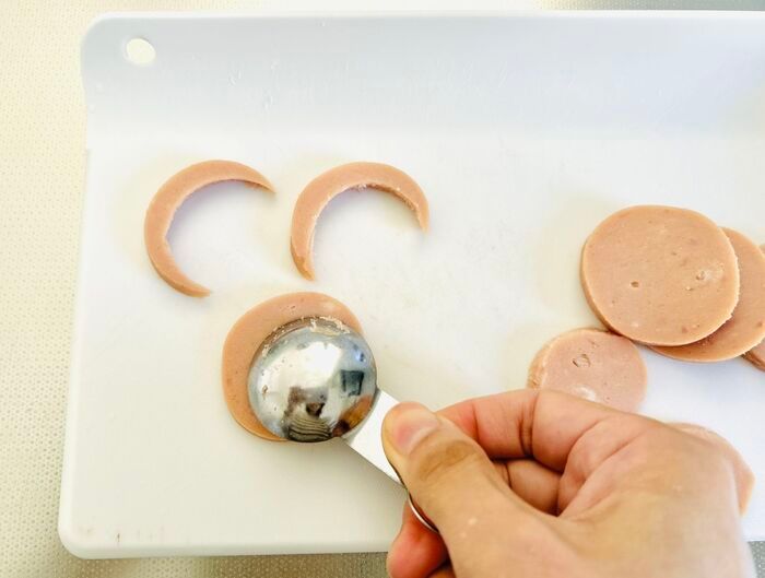 いつもの目玉焼きがかわいい『お花型ハムエッグ』に大変身♡朝食やお弁当におすすめですよ！