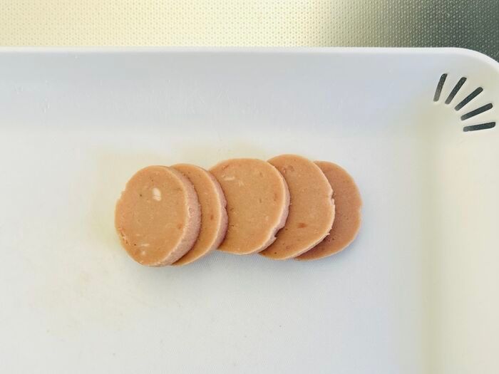 いつもの目玉焼きがかわいい『お花型ハムエッグ』に大変身♡朝食やお弁当におすすめですよ！