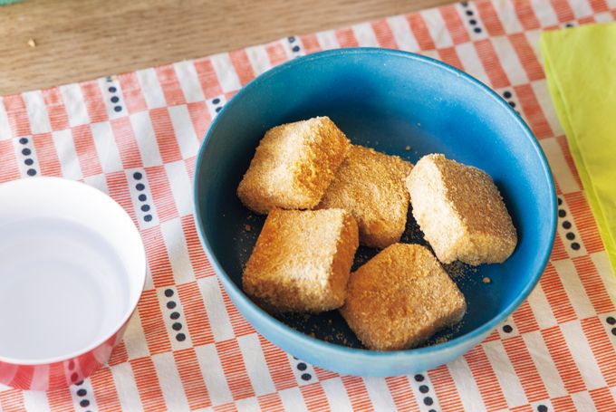 【食パンレシピ】ひと口サイズにカットして！ サクッとおいしい「基本の揚げパン」の作り方の画像1