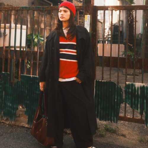 「色の組み合わせが私らしさ」モデル小島なおみがTikTokで発信するエッジィな私服と、1年で15作品編み上げる“クロッシェ愛”