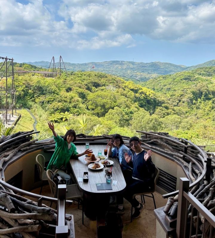 「ジャングリア沖縄」のレストラン「パノラマダイニング」でランチ