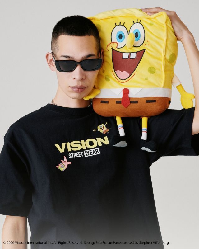 【スポンジ・ボブコラボ】Multi Tee / マルチグラフィックTシャツ 前