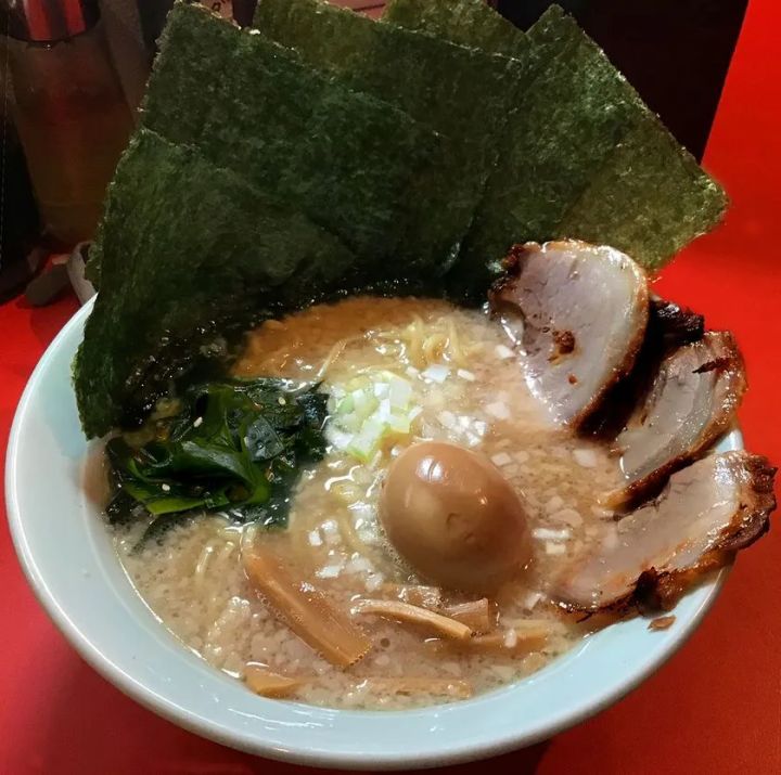 独特のコクが人気の看板メニュー