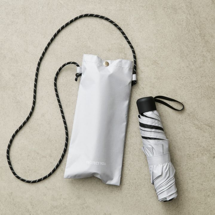 オトナミューズ付録 河北裕介さん監修の晴雨兼用折りたたみ傘とポシェット