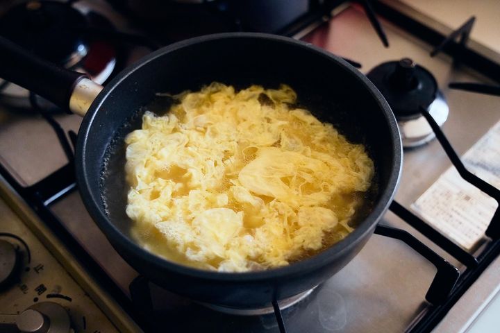 溶き卵を流し入れて完成！