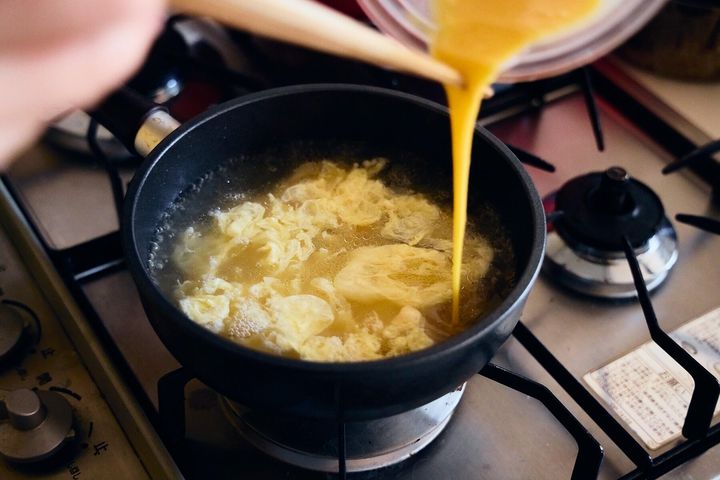 溶き卵を流し入れて完成！