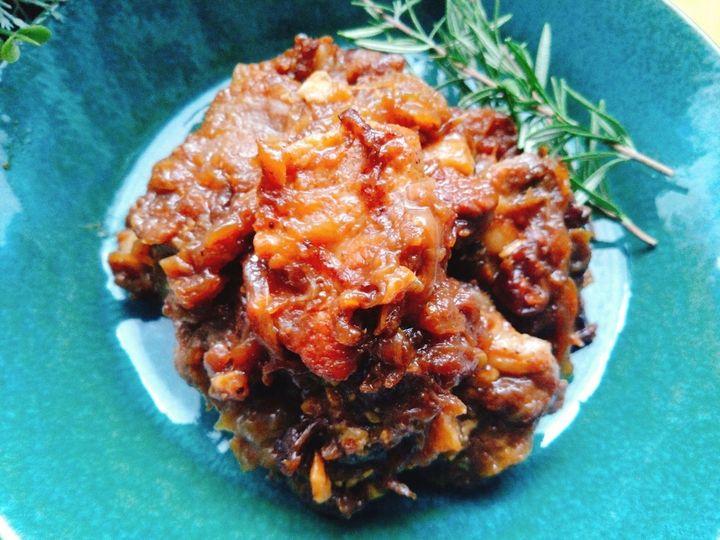 玉ねぎだけで煮込む。ナポリ風ジェノベーゼ