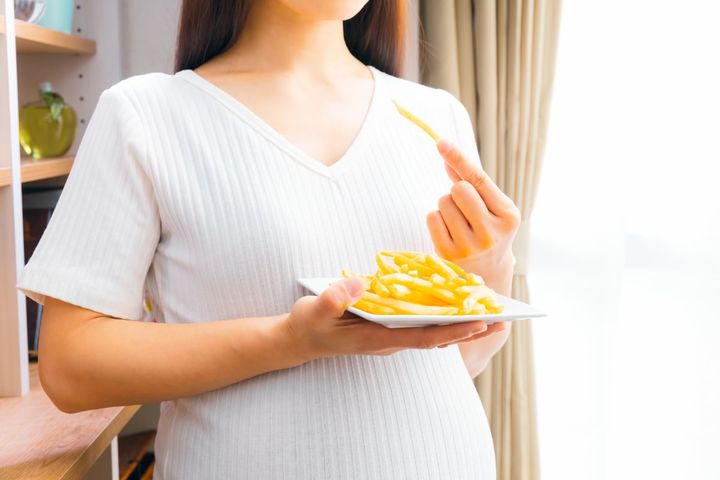 妊娠中にフライドポテトが食べたくなる理由とは？