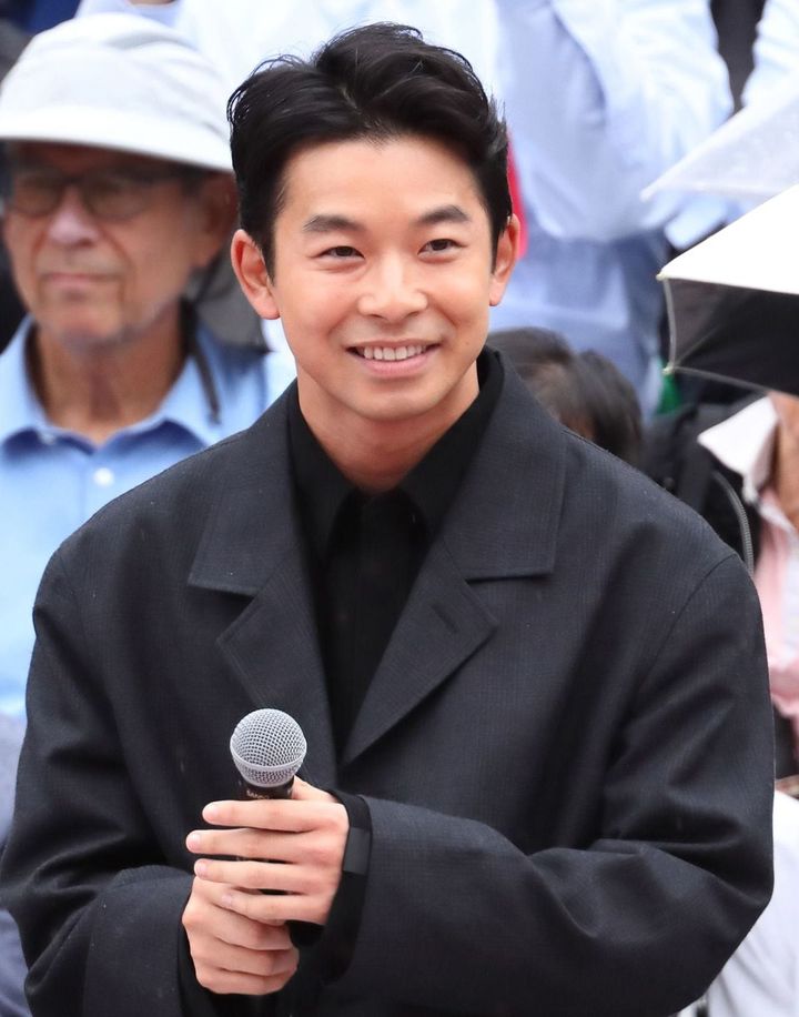 名古屋まつりでの「豊臣兄弟！」豊臣秀長役・仲野太賀。2025年10月19日、名古屋市