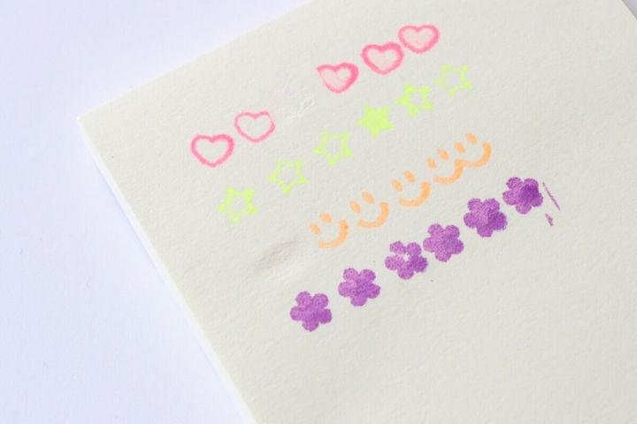 セリア 予定が変わっても消せるスケジュール用マーカースタンプ デリートペン 使用例 跡