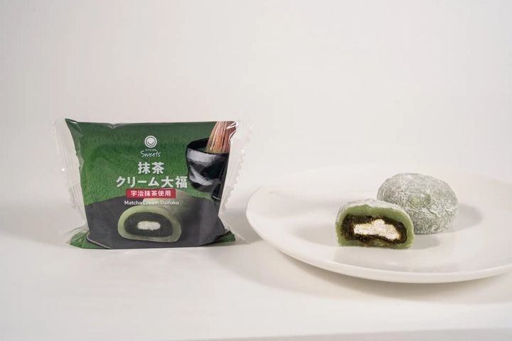 ファミリーマートの抹茶クリーム大福のビジュアル