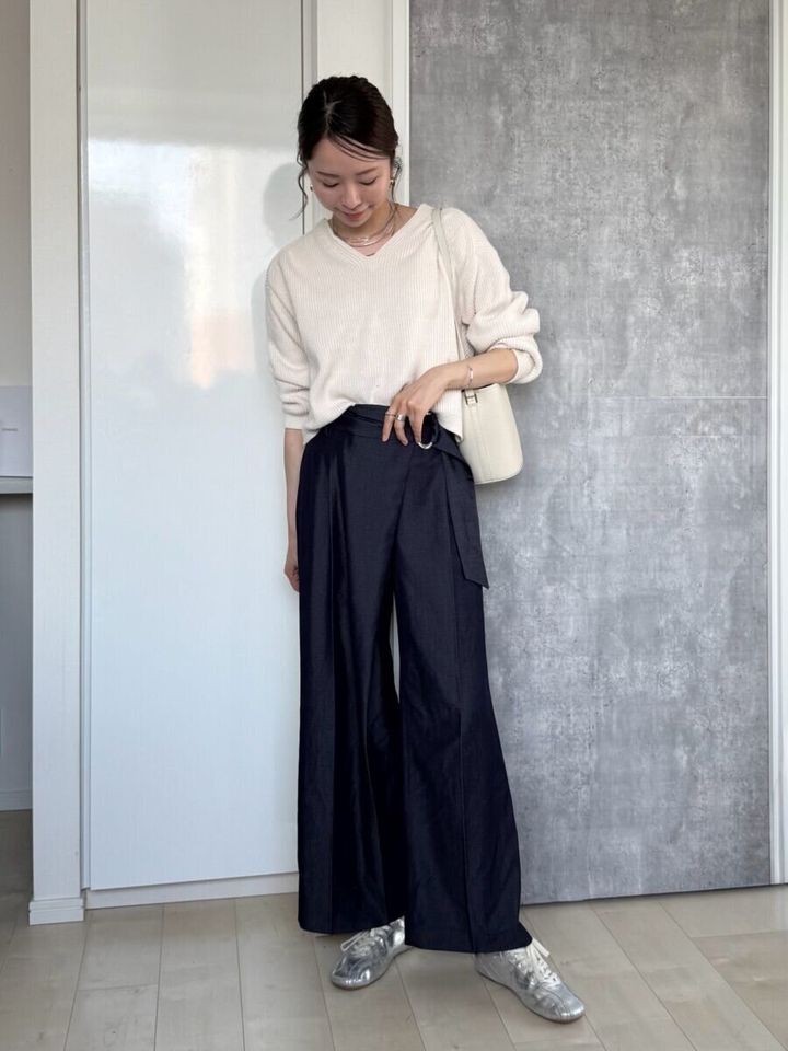 PLST ストレッチレーヨンラップパンツ ネイビー ホワイトニットコーデ