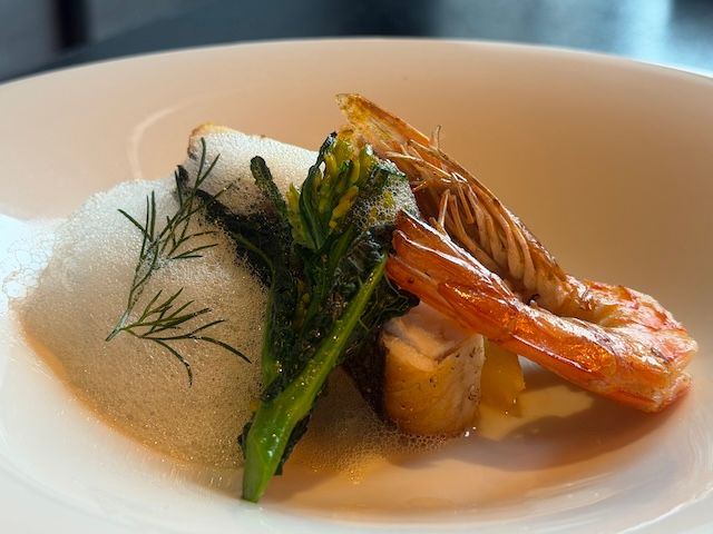 ブイヤベース仕立ての美味しい真鯛