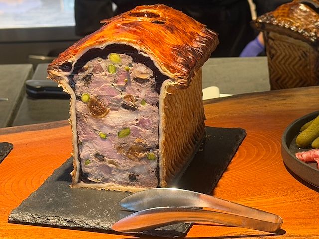 テイクアウトしたいほどの美味しさ。フレンチの王道、パテ・アン・クルート