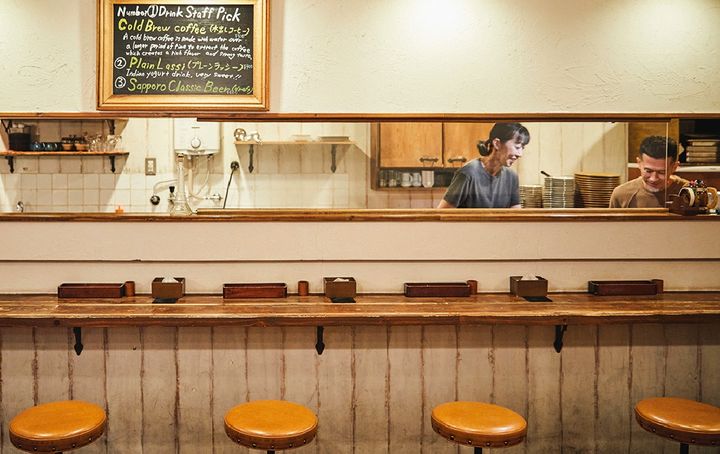 カフェのような温かみ溢れる店内。