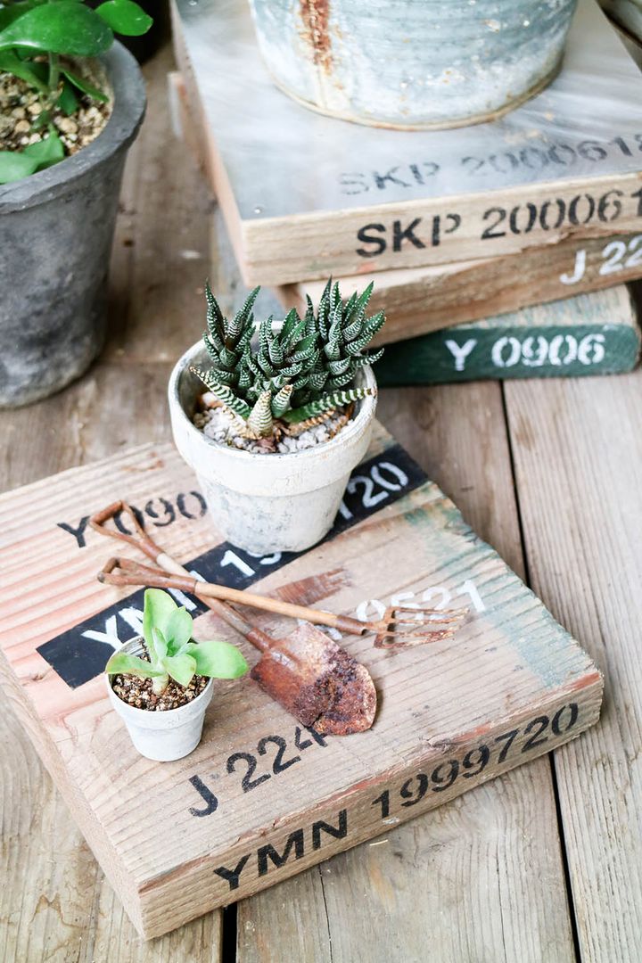 足場板にステンシル