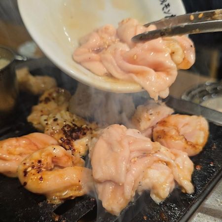 「焼肉ホルモンたけ田」が新社会人、新入生に「桜咲くタン」を1皿無料プレゼント