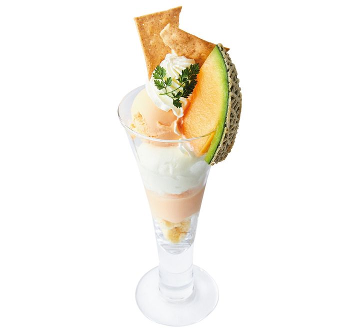 雪印パーラー本店のスノーロイヤル赤肉メロンパフェ