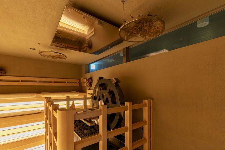 札幌goodsauna&spa SAPPOROの水車型サウナストーブ