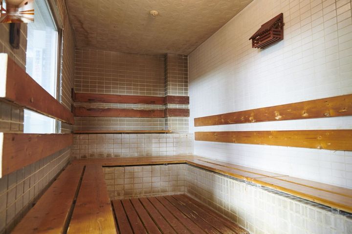 月見湯のサウナ室