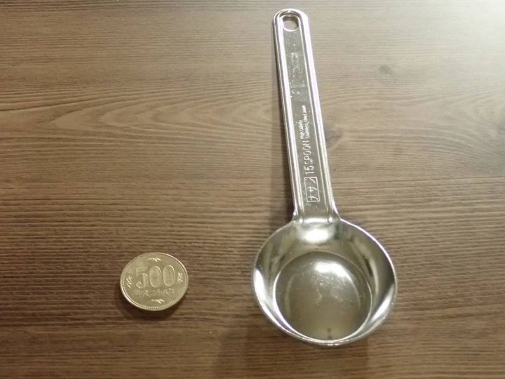 DAISO(ダイソー)：両面計量スプーン