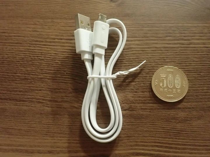 DAISO(ダイソー)：アイフォーン+マイクロB兼用充電転送ケーブル