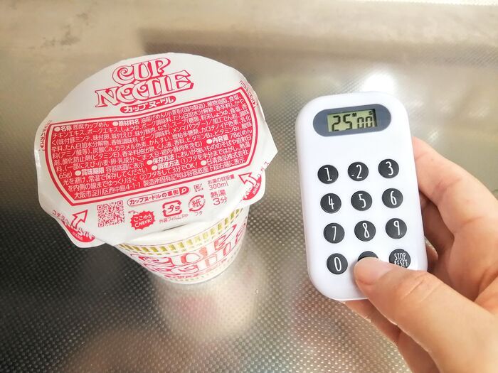 カップ麺の空き容器、まだ捨てないで！そのまま使うだけで〈優秀な家事グッズ〉に生まれ変わり！？
