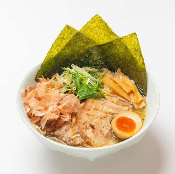 『第5回南の宝箱鹿児島展』サカノウエユニーク「柚子と鰹節が香る新感覚の鹿児島ラーメン！頂上（てっぺん）とりそば」