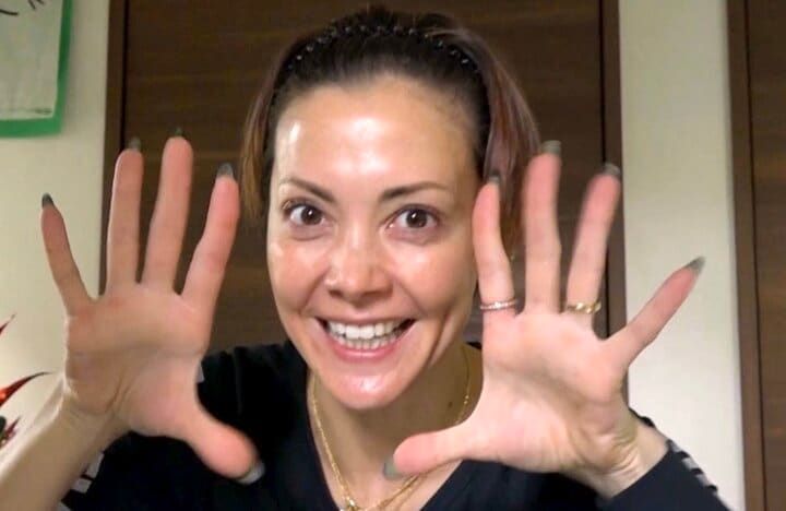 【写真・画像】4児の母・土屋アンナ（42）、2人の娘たちを顔出し公開「可愛い〜！」絶賛の声 1枚目