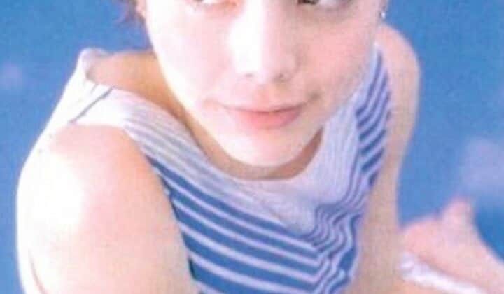 【写真・画像】「5年前に一軒家を購入」4児の母・土屋アンナ（42）、自宅リビングで娘たちがローラースケート「うちは広さもあるし」 1枚目