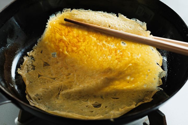 錦糸卵をつくる