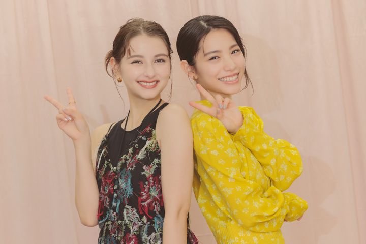 （左から）當真あみ、嵐莉菜 クランクイン！ 写真：山田健史 width=