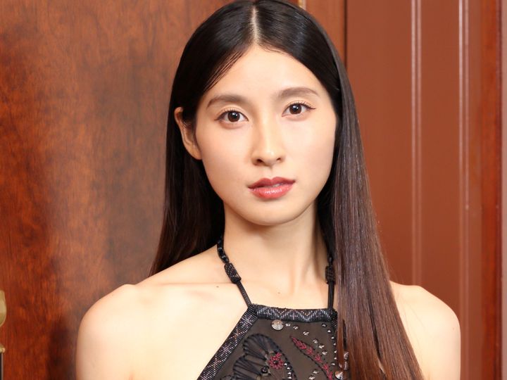 ドラマ『鈴木先生』小川蘇美役の土屋太鳳 クランクイン！ 写真：高野広美 width=