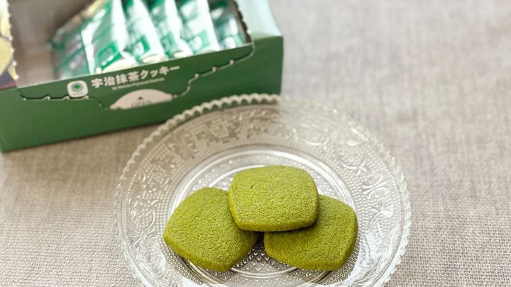 抹茶ならではの渋みとほろ苦さが贅沢！【ファミマ】のサクサククッキー