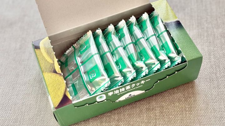 抹茶ならではの渋みとほろ苦さが贅沢！【ファミマ】のサクサククッキー