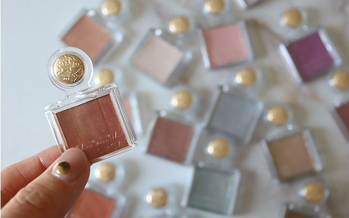 人気単色シャドウがパワーアップ！