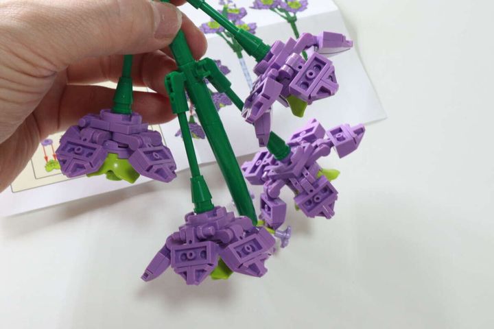ダイソーのブロック（すみれ）を組み立てる