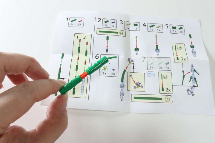 ダイソーのブロック（すみれ）の茎