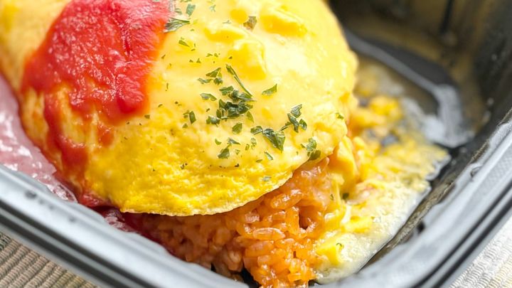 卵を1.8倍超の厚みにリニューアル！【ファミマ】人気店監修冷凍グルメ