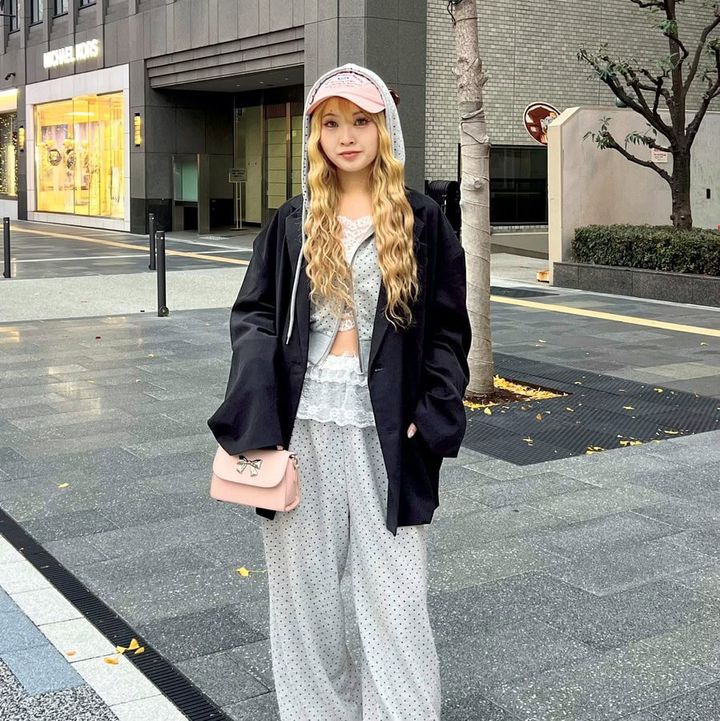 【SNAP】ピンクを小物で仕込んで春っぽく♡ アラッキーさん