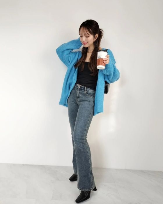 GU「スリムフレアジーンズ」