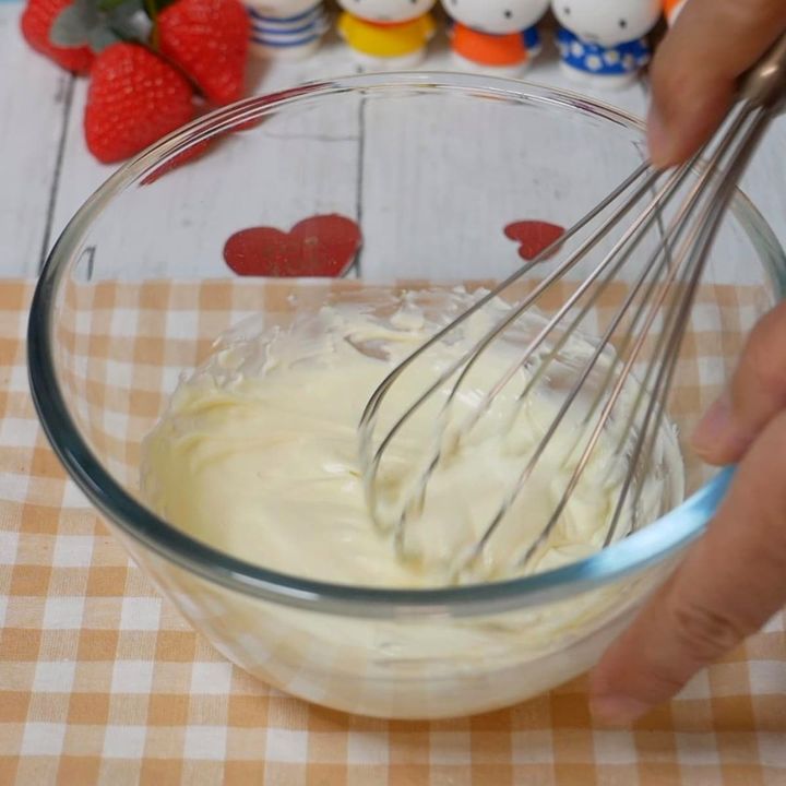 いちごのレアチーズケーキ手順03