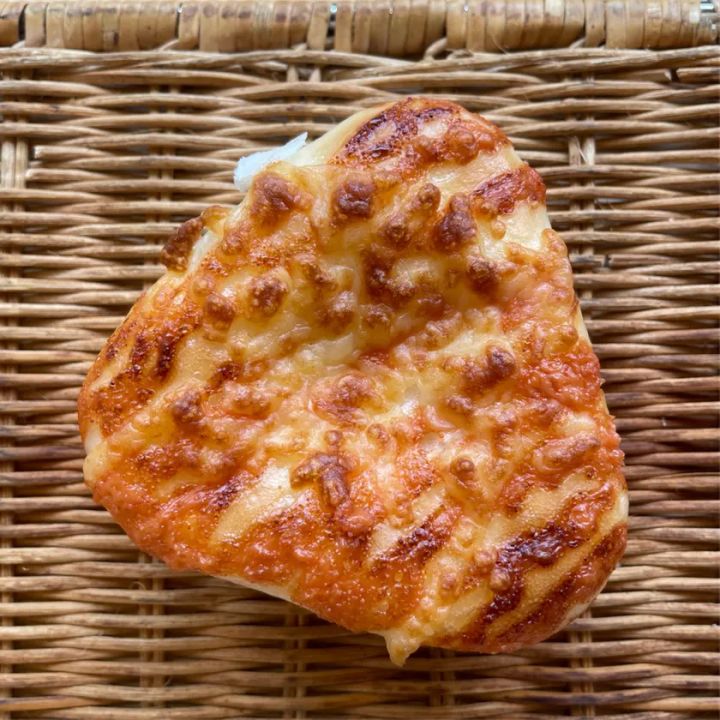 米粉100％グルテンフリーおむすびパンの断面