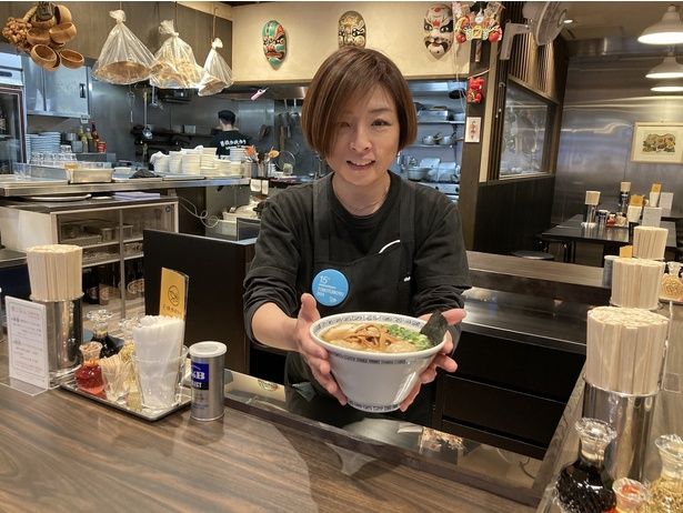 店主の西勝佐江さん。父の元で約10年修業したあと、同店を開業させた