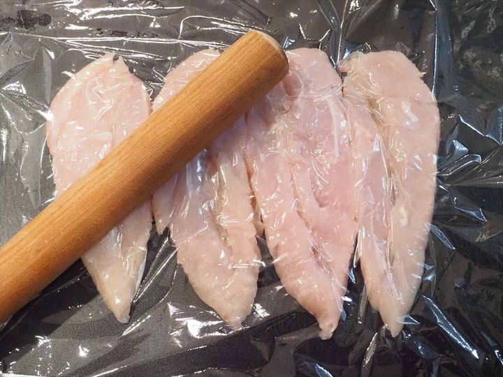 ささみのやわらかチーズピカタ｜しっとり柔らか！高たんぱく低カロリーおかず＆お弁当にも